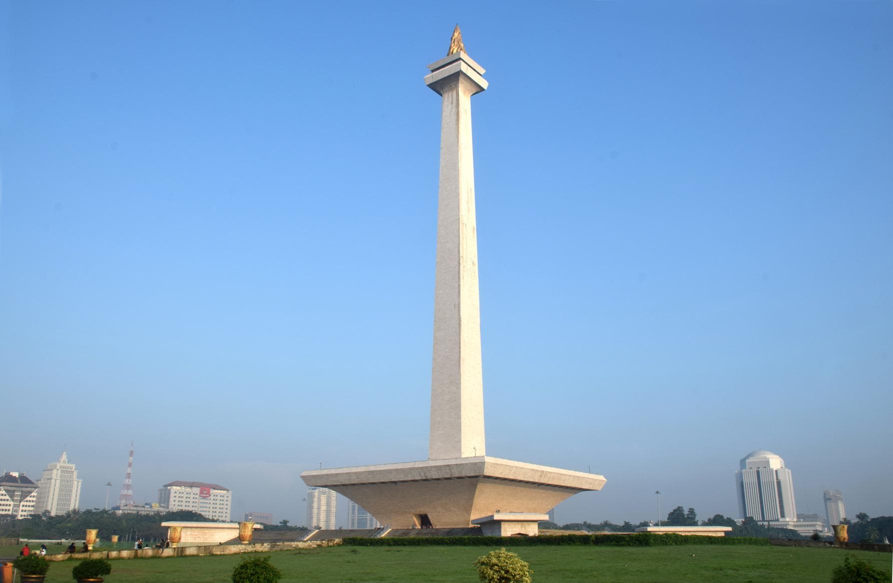 Monas